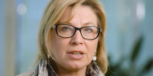 Rosie Batty fordert ein grösseres Engagement der Gesellschaft gegen häusliche Gewalt. Rosie Batty fordert ein grösseres Engagement der Gesellschaft gegen häusliche Gewalt.