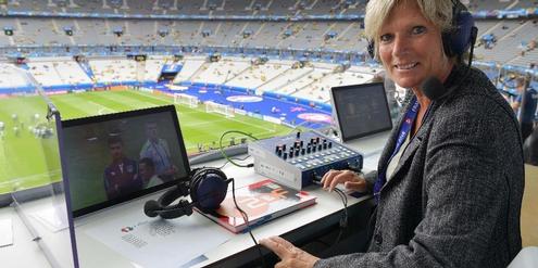 ZDF-Sportreporterin Claudia Neumann wird schon beschimpft, bevor sie ihre Arbeit macht. ZDF-Sportreporterin Claudia Neumann wird schon beschimpft, bevor sie ihre Arbeit macht.