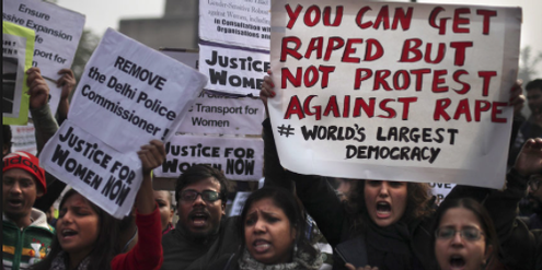 Demonstration für Frauenrechte in Indien, wo sich viele junge Frauen das Leben nehmen. Demonstration für Frauenrechte in Indien, wo sich viele junge Frauen das Leben nehmen.
