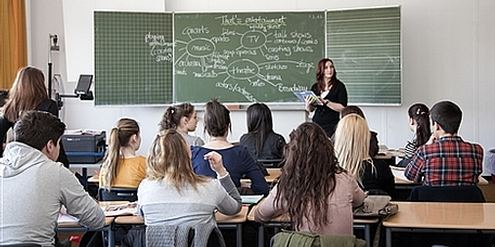 Fleiss wird als Mädcheneigenschaft diskreditiert, sagt eine Lehrerin. Fleiss wird als Mädcheneigenschaft diskreditiert, sagt eine Lehrerin.
