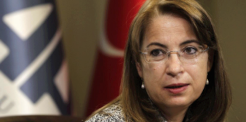 Die türkische Familienministerin Ayşenur İslam befürchtet, dass Kinderhochzeiten zunehmen werden. Die türkische Familienministerin Ayşenur İslam befürchtet, dass Kinderhochzeiten zunehmen werden.