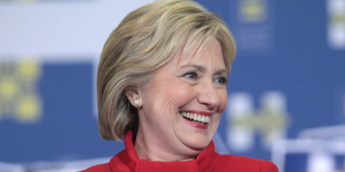 Ein einflussreicher Kolumnist warf bereits 1996 Hillary Clinton vor zu lügen. Ein einflussreicher Kolumnist warf bereits 1996 Hillary Clinton vor zu lügen.