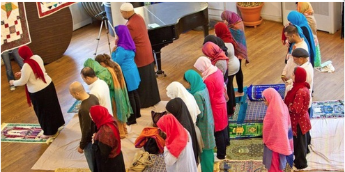 Ziel liberaler Musliminnen: Frauen und Männer beten gemeinsam. Ziel liberaler Musliminnen: Frauen und Männer beten gemeinsam.