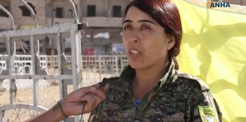 Kurdische Generalin Rojda Felat in Rakka: «Historischer Sieg für die Frauen.» Kurdische Generalin Rojda Felat in Rakka: «Historischer Sieg für die Frauen.»