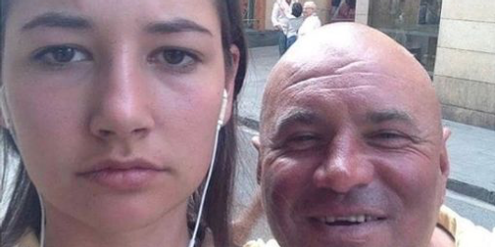 Noa Jansma aus Amsterdam hat Selfies mit Belästigern gemacht und danach gepostet. Noa Jansma aus Amsterdam hat Selfies mit Belästigern gemacht und danach gepostet.