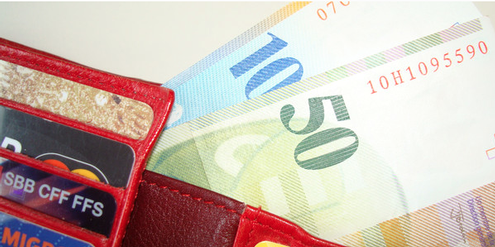 Der geschiedenen Mutter bleibt mehr Geld im Portemonnaie, weil sie weniger Steuern zahlen muss. Der geschiedenen Mutter bleibt mehr Geld im Portemonnaie, weil sie weniger Steuern zahlen muss.